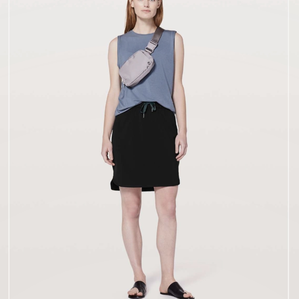 Lululemon on the fly skirt black size 10